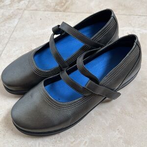 Apex Petals Janice Comfort Slip-ons